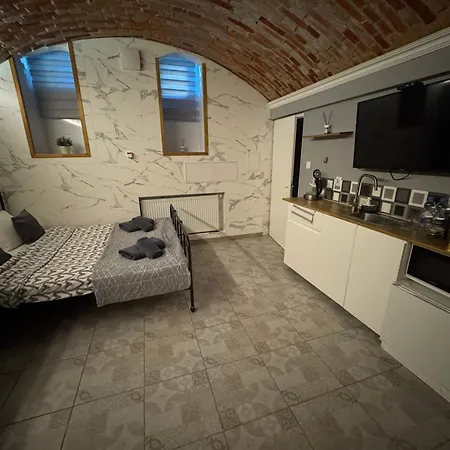 Underground Jacuzzi Rooms-3